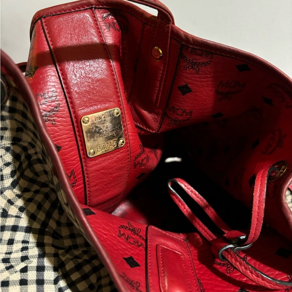 MCM visetos large Liz reversible shopper tote red ruby handbag - Picture 16 of 16